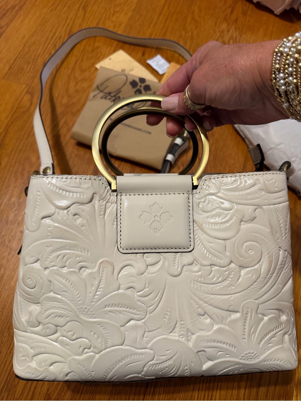 Patricia Nash Embossed Off-White Leather Purse w/Gold Handles & Shoulder Strap